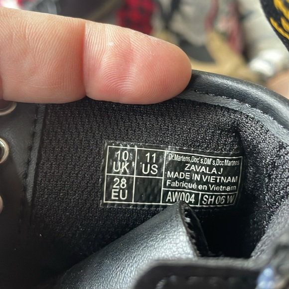 Boots - Picture 5 of 6